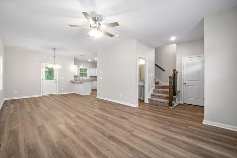 945 Cumberland Dr, Clarksville, TN 37040