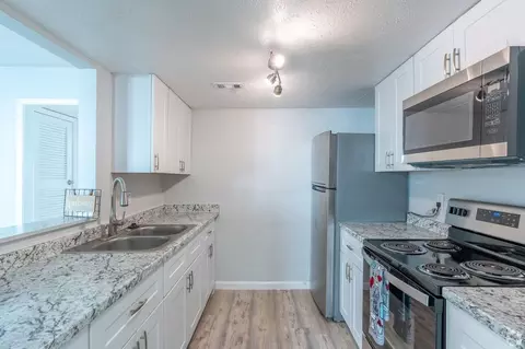 6608-6612 6608-6612 South Fwy #6612-05, Fort Worth, TX 76134