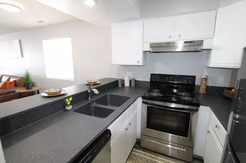 6320 S 72nd St #204, Ralston, NE 68127