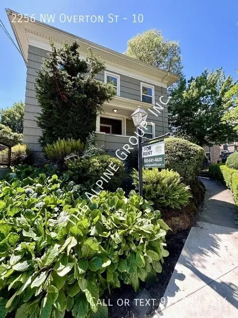 2256 NW Overton St #10, Portland, OR 97210