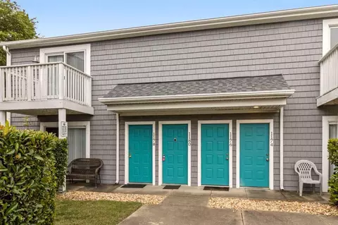 1180 Indian Rd, Virginia Beach, VA 23451