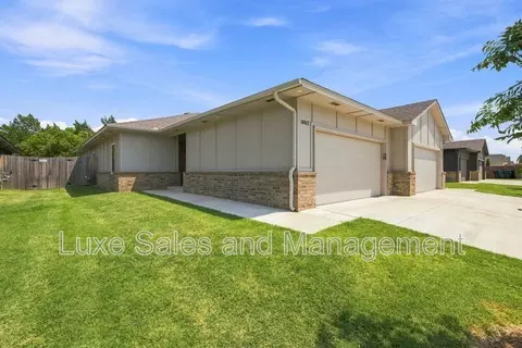 10912 Oak Hollow Dr, Oklahoma City, OK 73162