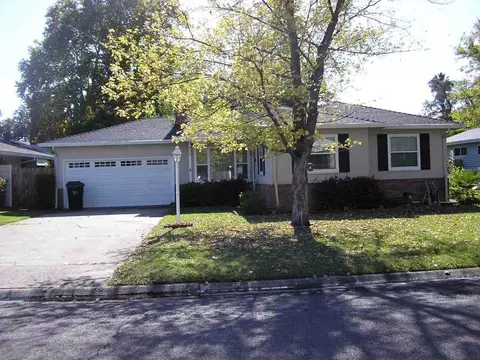 906 Vine Ave, Roseville, CA 95678
