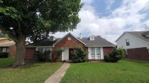 1125 Greenbriar Ln, Lancaster, TX 75146