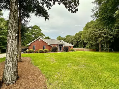 506 Victors Ct, Richmond Hill, GA 31324