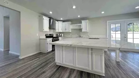 1177 Springbrook St, Corona, CA 92878 photo 5