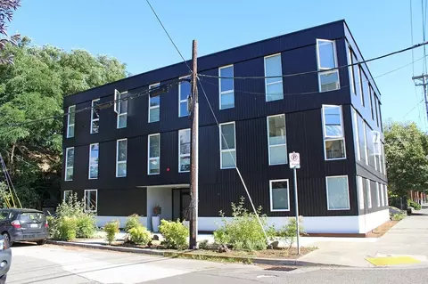 1480 N Jarrett St #303, Portland, OR 97217