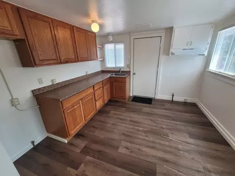 825 E G St, Colton, CA 92324 photo 6
