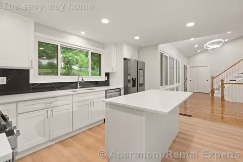 7 Thornberry Rd, Winchester, MA 01890