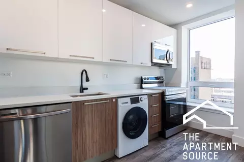 941 W Carmen Ave #102, Chicago, IL 60640