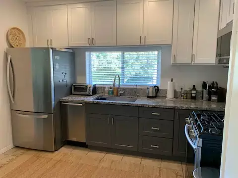 869 Lincoln Ave #202, Pasadena, CA 91103