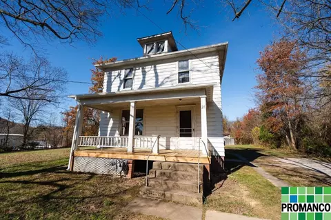 21 Moore Ave, Marietta, OH 45750