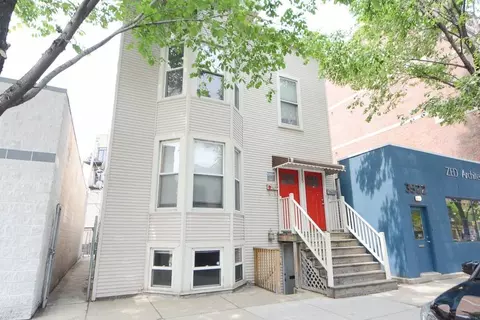 3520 N Lincoln Ave #2, Chicago, IL 60657