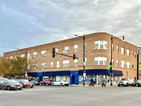 3957 W Irving Park Rd #305, Chicago, IL 60618