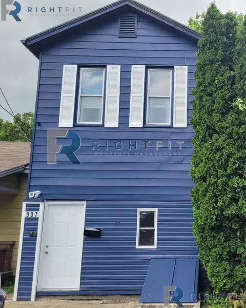 907 8th Ave, Middletown, OH 45044