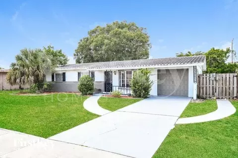 772 Cadez St NE, Palm Bay, FL 32905