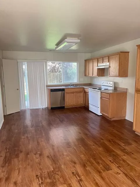 1249 Daybreak Dr, Merced, CA 95348 photo 2