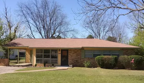 506 Ewell St SW, Decatur, AL 35601