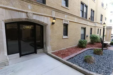 2844 N Orchard St #41, Chicago, IL 60657