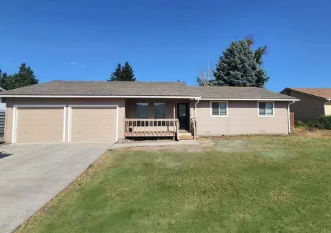 319 S Houston Ave, East Wenatchee, WA 98802
