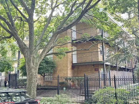 4610 N Dover St #2G, Chicago, IL 60640
