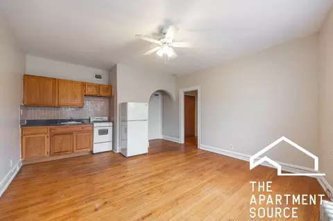 1145 W Morse Ave #204, Chicago, IL 60626