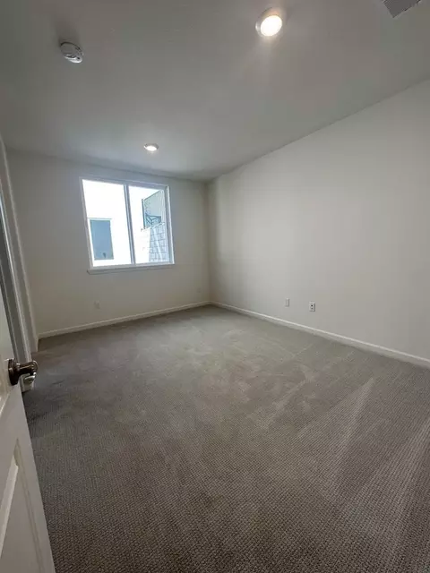 29705 Mission Blvd #1, Hayward, CA 94544