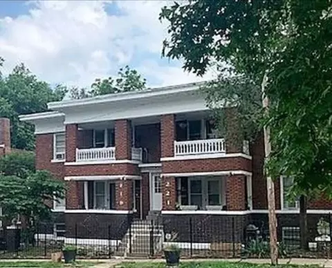 215 W 37th St, Kansas City, MO 64111