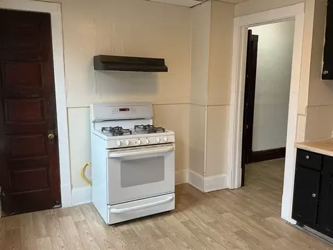 800 S 32nd St, Milwaukee, WI 53215