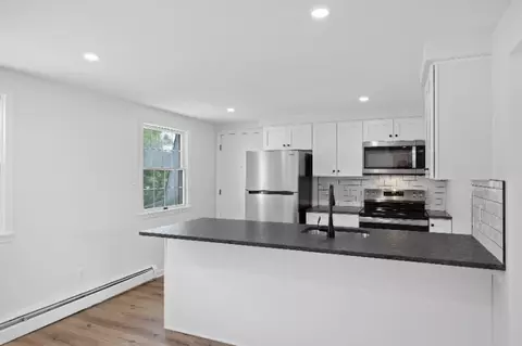 96 Chestnut St #2F, Albany, NY 12210