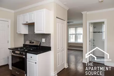n greenview ave, Chicago, IL 60613