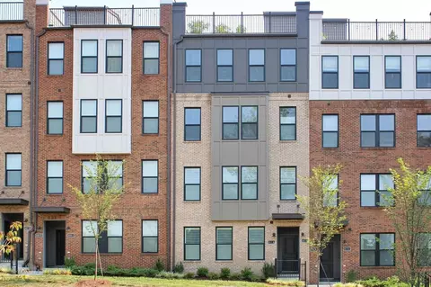 811 Wesley Ln, Charlottesville, VA 22911