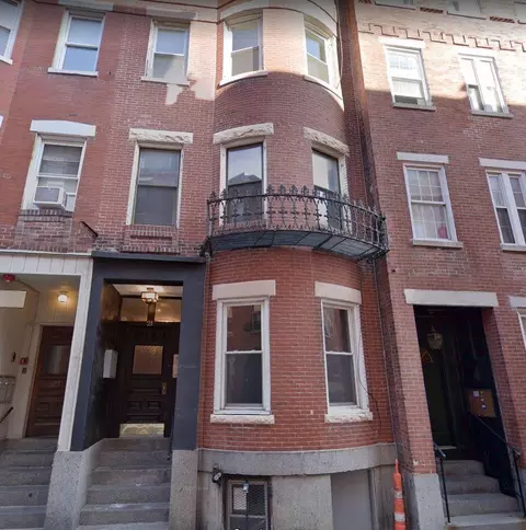21 Sheafe St #6, Boston, MA 02113