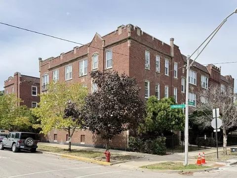 3040 W Wellington Ave #1, Chicago, IL 60618