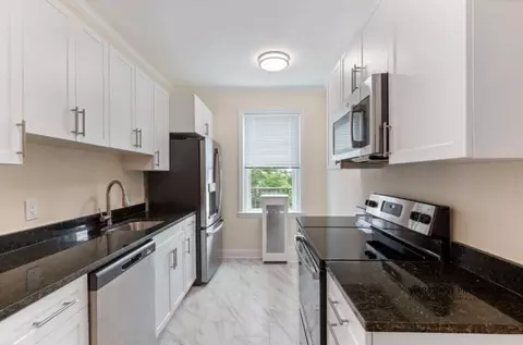 23 Green St #15-6, Brookline, MA 02446
