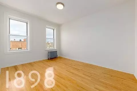 38-05 Crescent St #5L, New York, NY 11101