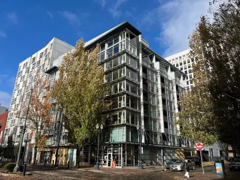 533 NE Holladay St #402, Portland, OR 97232