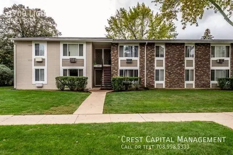 1200 Light Rd #104, Oswego, IL 60543
