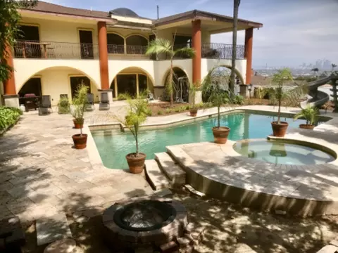 4266 Hillcrest Dr, Los Angeles, CA 90008