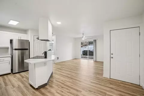 1025 W Main St, Hillsboro, OR 97123