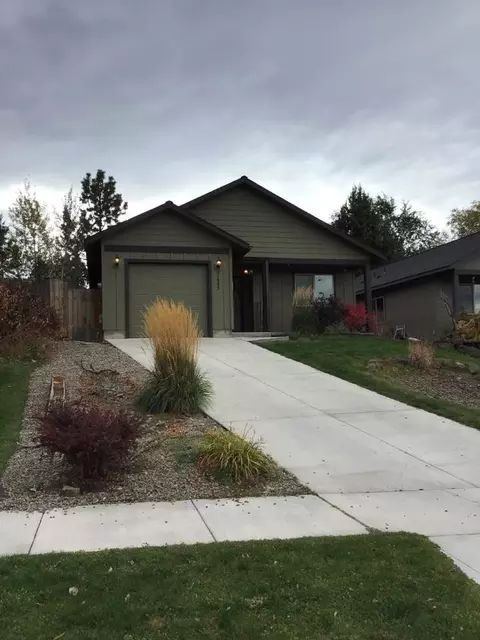 21283 Thornhill Ln, Bend, OR 97701