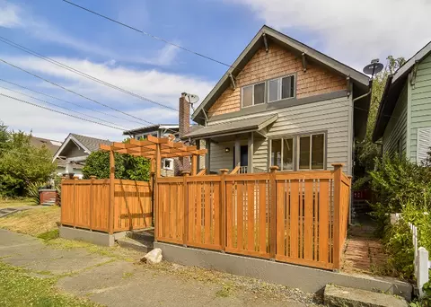512 N #B, Seattle, WA 98103