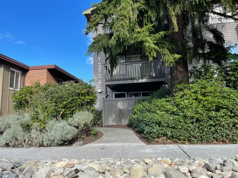 12334 33rd Ave NE, Seattle, WA 98125