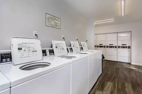 2200 E Ball Rd, Anaheim, CA 92806