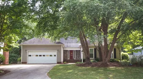 2617 Baytree Dr, Greensboro, NC 27455