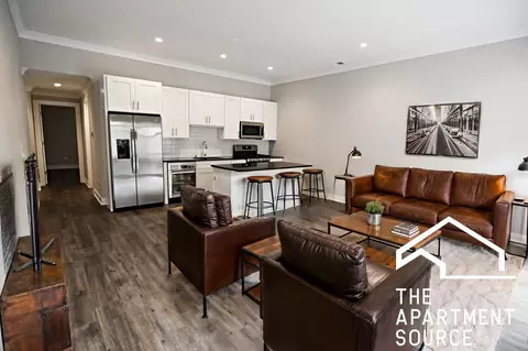 927 W Irving Park Rd #202, Chicago, IL 60613