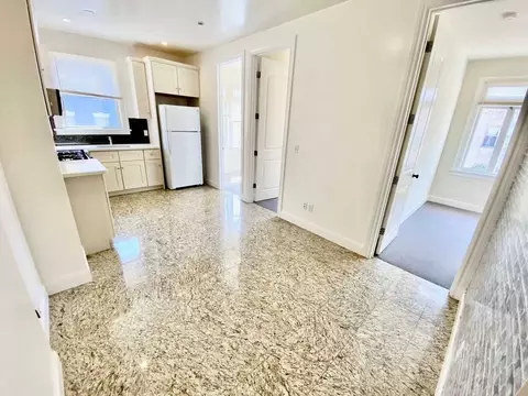 1086 Post St #304, San Francisco, CA 94109