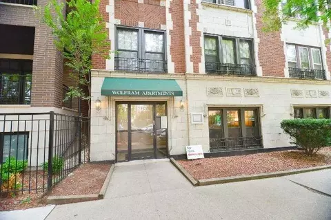 837 W Wolfram St #306, Chicago, IL 60657