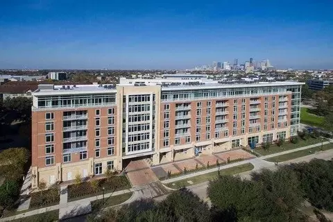 1699 Hermann Dr #C7, Houston, TX 77004