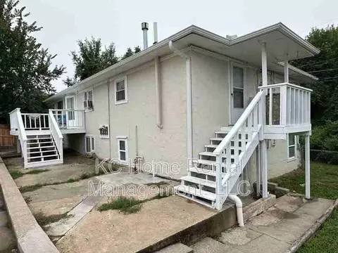 1104 N Scott Ave #F, Belton, MO 64012